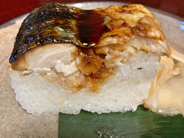 福井県越前市、うるしやの焼鯖寿司