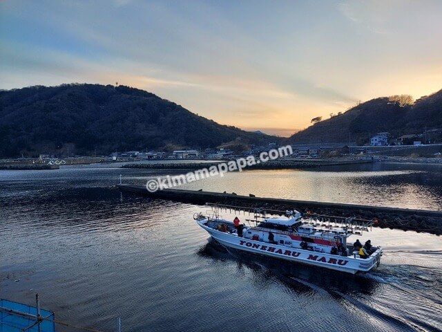 福井県美浜町の入舟、お部屋から見える釣り船