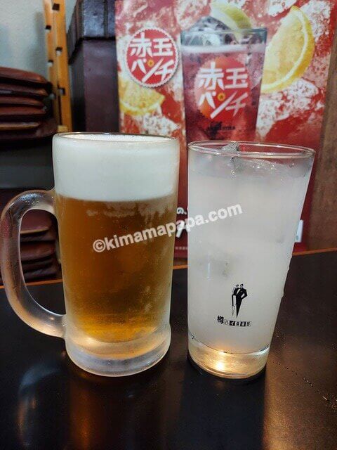 福井市のエミ、生ビールと白いサワー