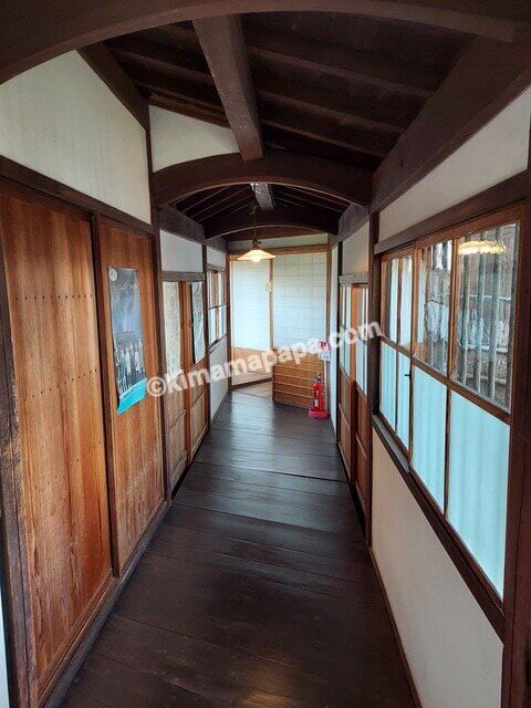 福井県大野市の武家屋敷旧内山家、離れに通じる通路