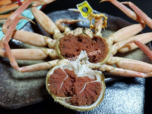 福井県若狭町のよしおかや、夕食のセイコ蟹
