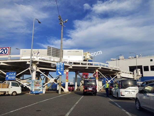 新門司港、新門司港→大阪南港行きフェリー第1便への乗船