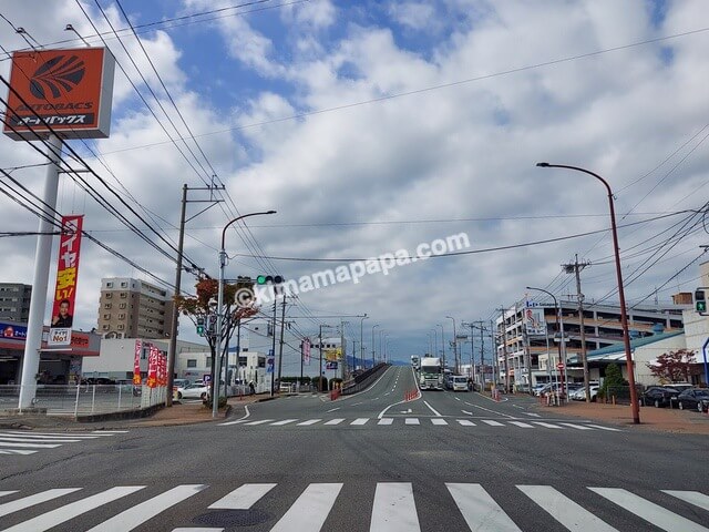 福岡県福岡市、県道45号線からららぽーと福岡に入る交差点