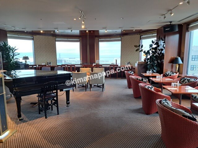 北海道小樽市のオーセントホテル小樽、朝食のピアノ
