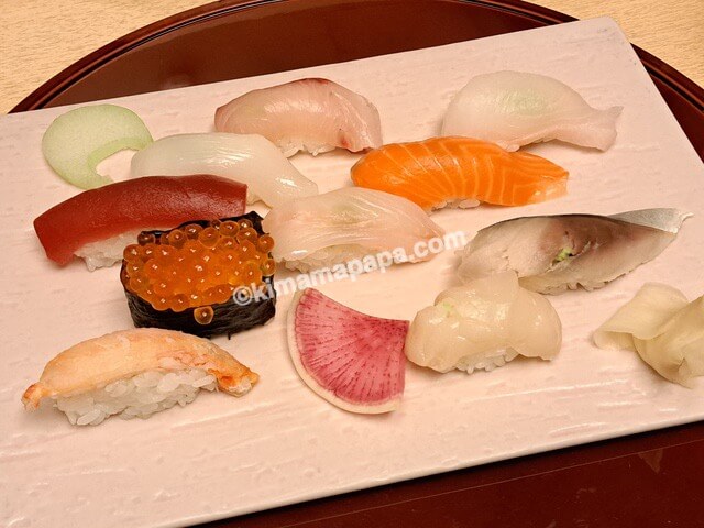 北海道小樽市のオーセントホテル小樽、夕食のにぎり寿司10種