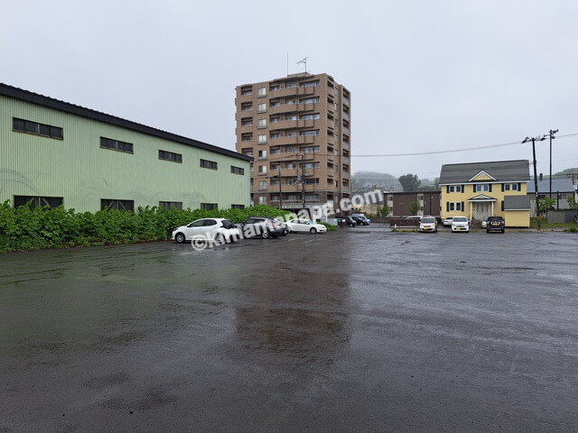 北海道小樽市、鱗友朝市の駐車場