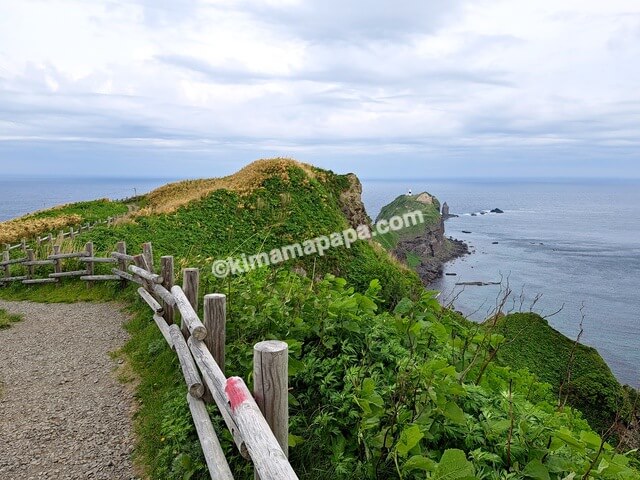 北海道積丹町、展望広場から見える神威岬