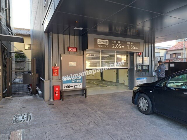 石川県金沢市、ダイワロイネットホテル金沢駅西口の駐車場