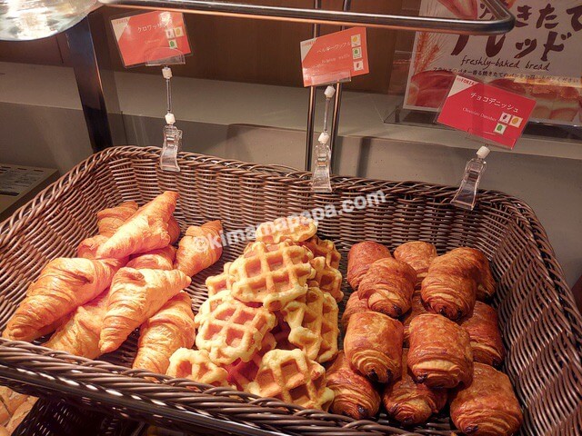 石川県金沢市のホテルフォルツァ金沢、朝食のパン