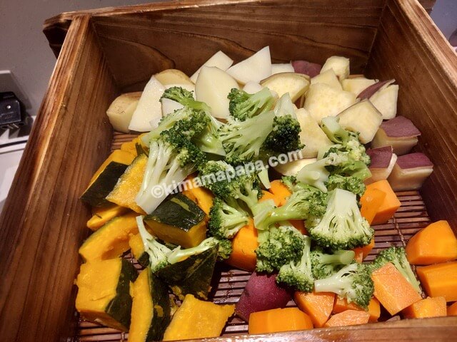 石川県金沢市のホテルフォルツァ金沢、朝食の蒸し野菜のバーニャカウダー