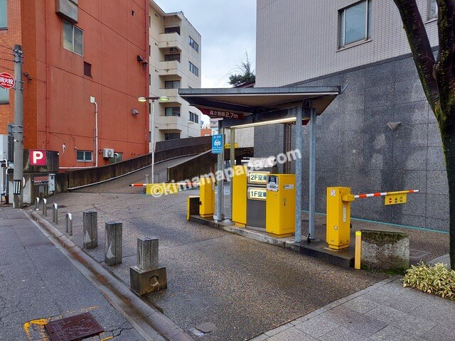 金沢マンテンホテルの駐車場ゲート