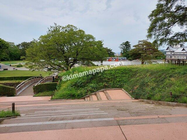 石川県金沢市、金沢城公園の二の丸広場