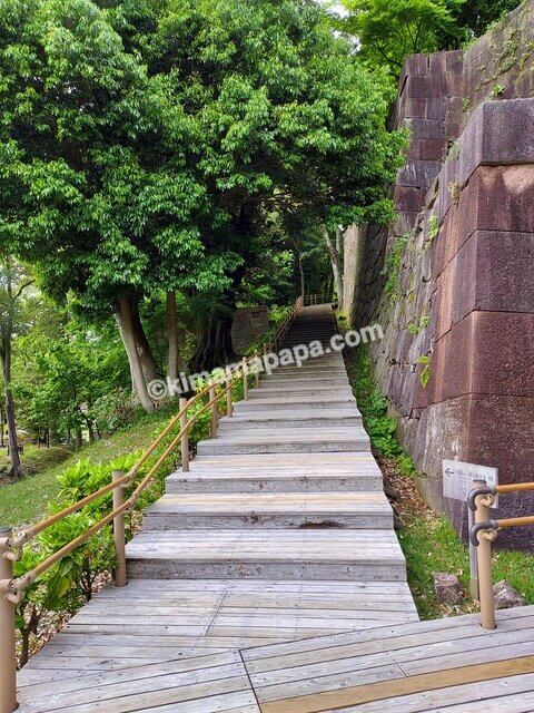 石川県金沢市、金沢城公園の旧第六旅団司令部への階段