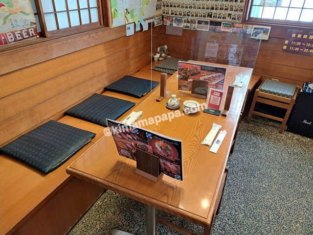 石川県金沢市、香りん寿司のテーブル席