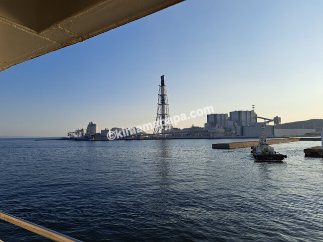 神奈川県横須賀市、久里浜港の横須賀火力発電所