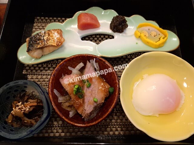熊本県阿蘇市のあそ兵衛、朝食のセット