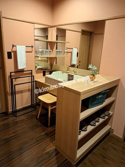 熊本県阿蘇市のあそ兵衛、デザイナーズ和洋室の洗面所