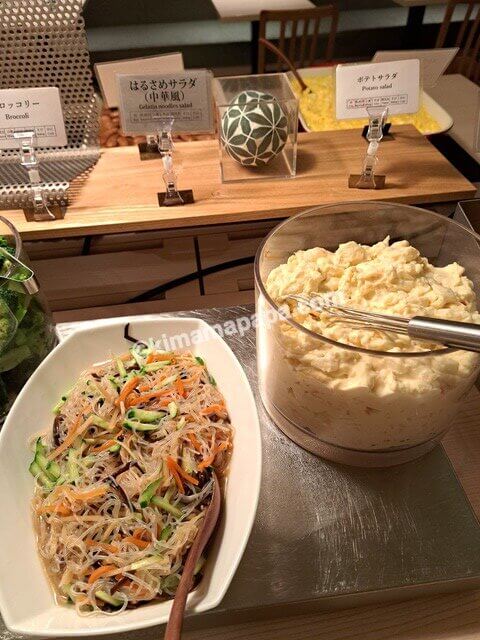 熊本県熊本市のレフ熊本、朝食のはるさめサラダとポテトサラダ