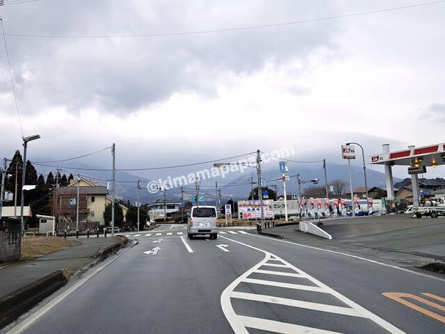 熊本県阿蘇郡、国道325号線と交わる高森町高森交差点