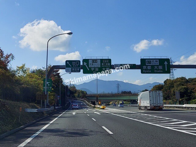 滋賀県大津市の名神高速道路、下り瀬田東JCT