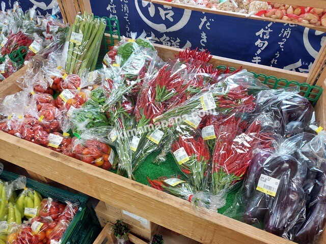 長野県飯山市の道の駅花の駅千曲川、野菜たくさん