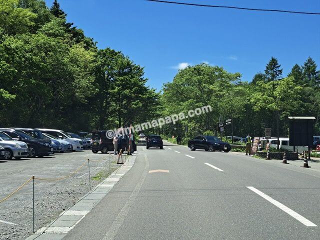 長野県戸隠、県道36号線の戸隠神社奥社入口駐車場