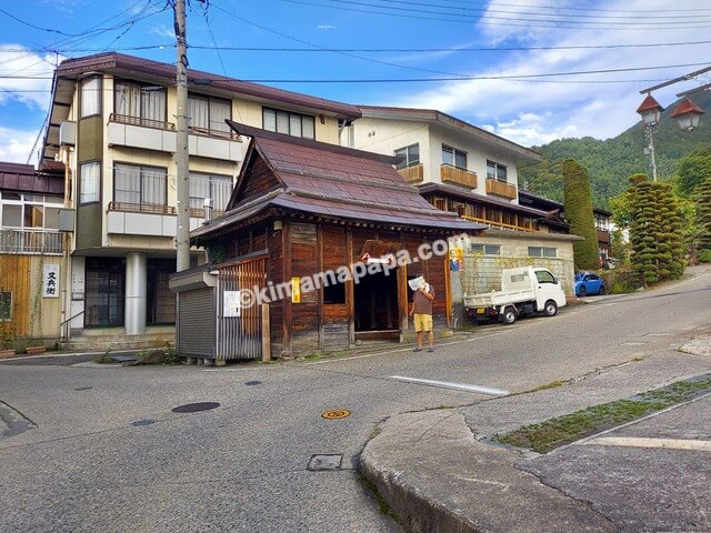 長野県野沢温泉村、閻魔堂の外観