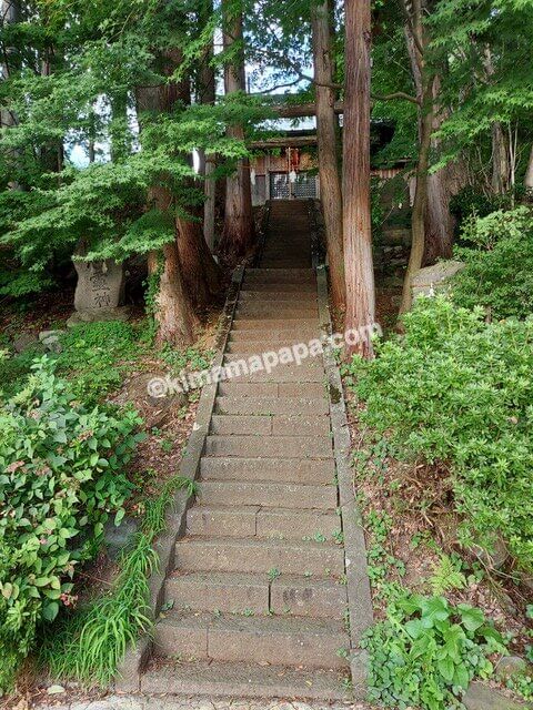 長野県野沢温泉村、御嶽神社の外観