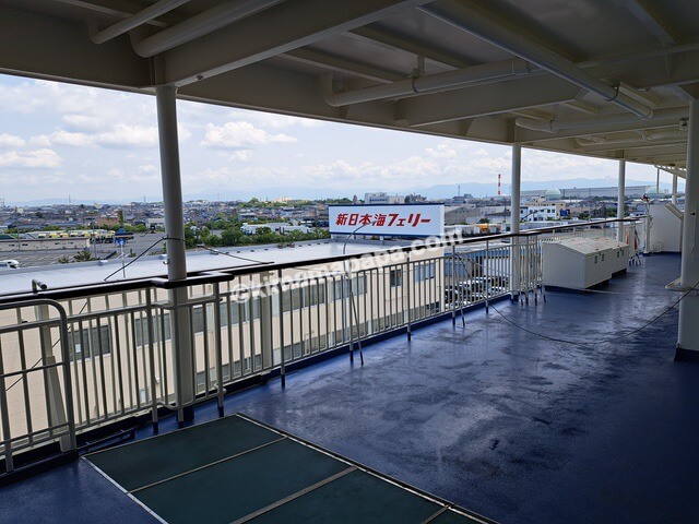 新潟港→小樽港の新日本海フェリーあざれあ、4階デッキ