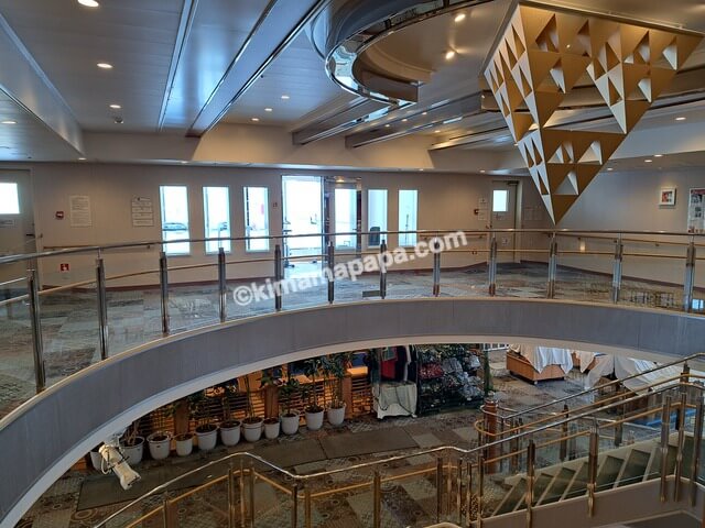 新潟港→小樽港の新日本海フェリーあざれあ、6階エントランスホール