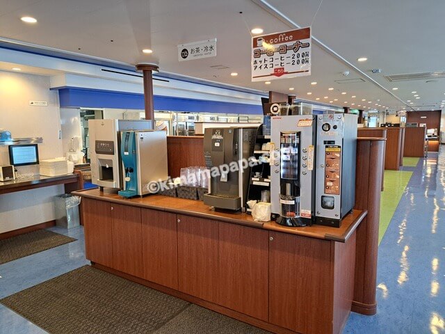 新潟港→小樽港の新日本海フェリーあざれあ、5階レストラン白樺のコーヒーサーバー