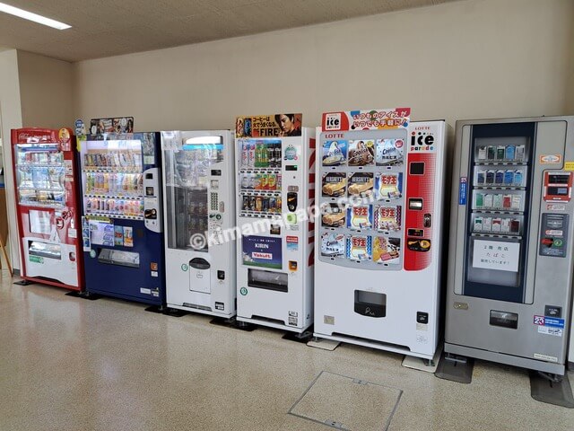 新潟県新潟市、フェリーターミナルの自動販売機