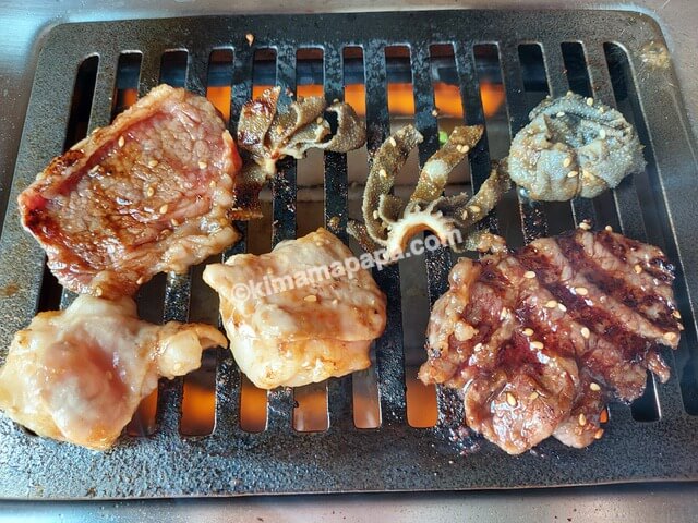新潟県上越市の焼肉食堂越後屋、ホルモンとカルビと焼センマイ