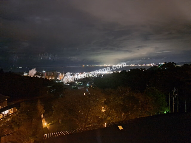 大分県別府市の灯りの宿燈月、ツインルームからの夜景