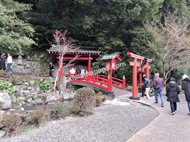 大分県別府市の海地獄、白龍稲荷大神