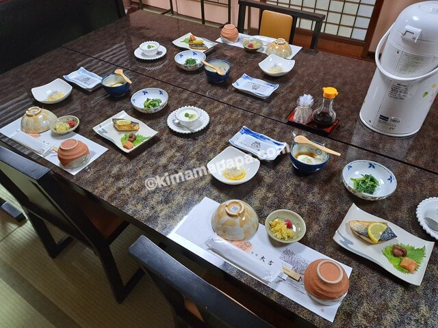 大分県湯布院町の大吉旅館、朝食