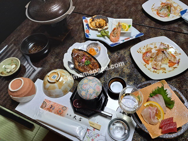 大分県湯布院町の大吉旅館、夕食
