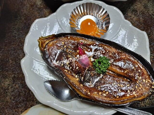 大分県湯布院町の大吉旅館、夕食の茄子の味噌焼き