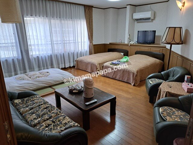 大分県湯布院町の大吉旅館、ゆったり和洋室