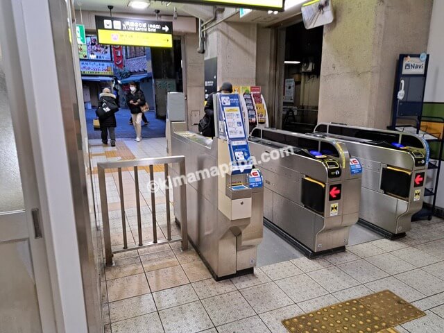 大阪府生野区、JR鶴橋駅の西出口