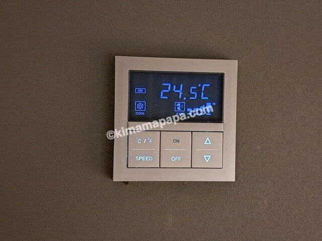 ソウル麻浦区のGLADマポ、デラックスツインルームのエアコンコントローラー
