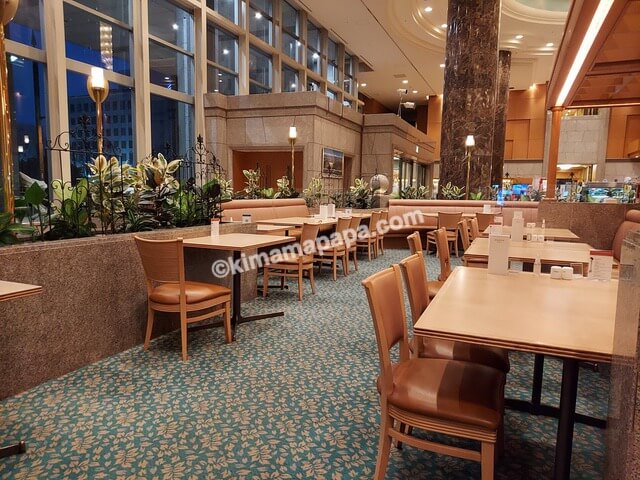 ANAクラウンプラザホテル富山、朝食のテーブル席