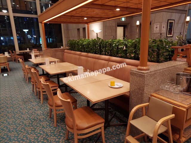 ANAクラウンプラザホテル富山、夕食のテーブル席