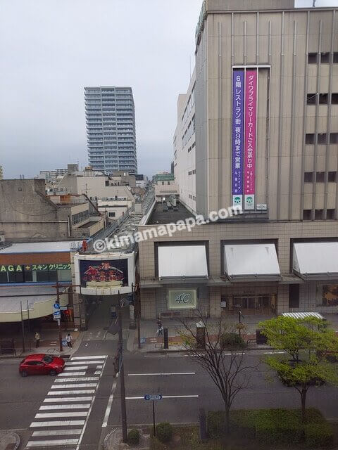 富山市の御宿野乃、モデレートダブルルームのお風呂からの眺め