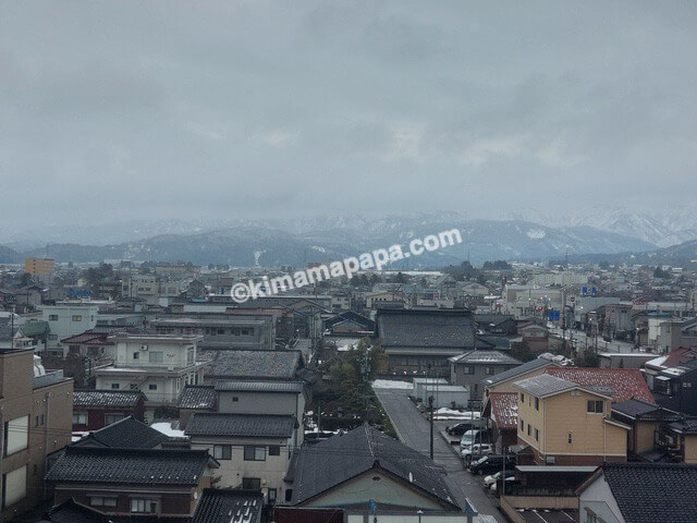 富山県魚津市のホテルグランミラージュ、ツインルームから見える立山連峰